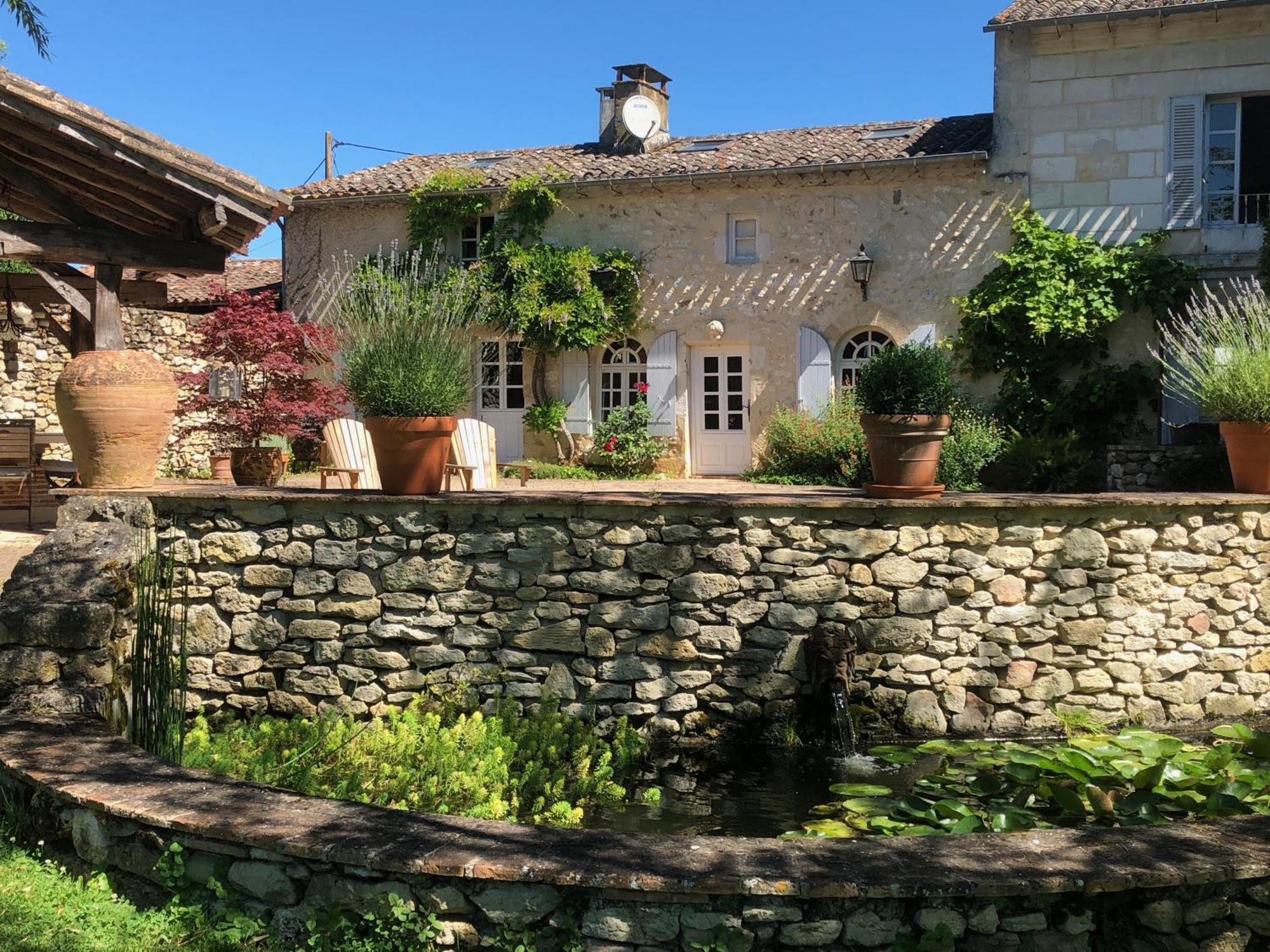 Domaine Des Monges Bed and Breakfast Saint-Seurin-de-Prats Εξωτερικό φωτογραφία